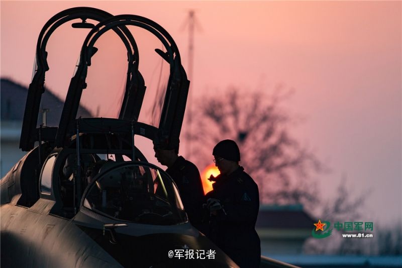 偷拍丰满大隂户