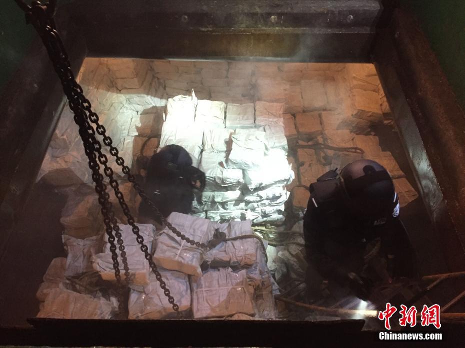 俄罗斯女兵性裸交