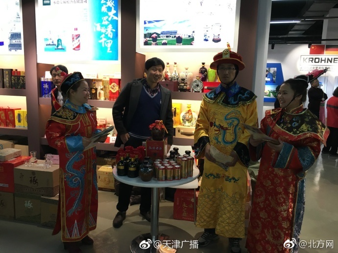 男澡堂偷拍网