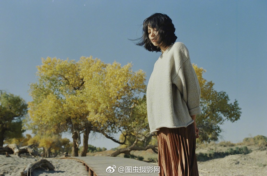 18少爷KTV被Gay囗互