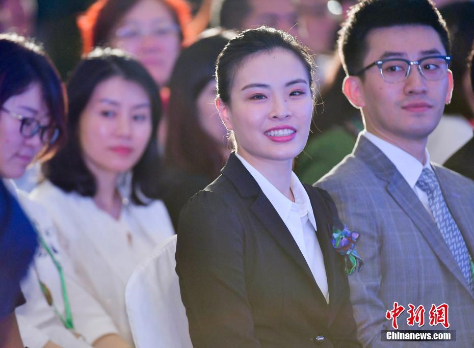 女人让男人捅