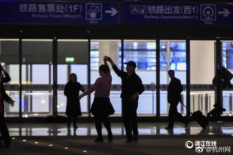 女同性互摸