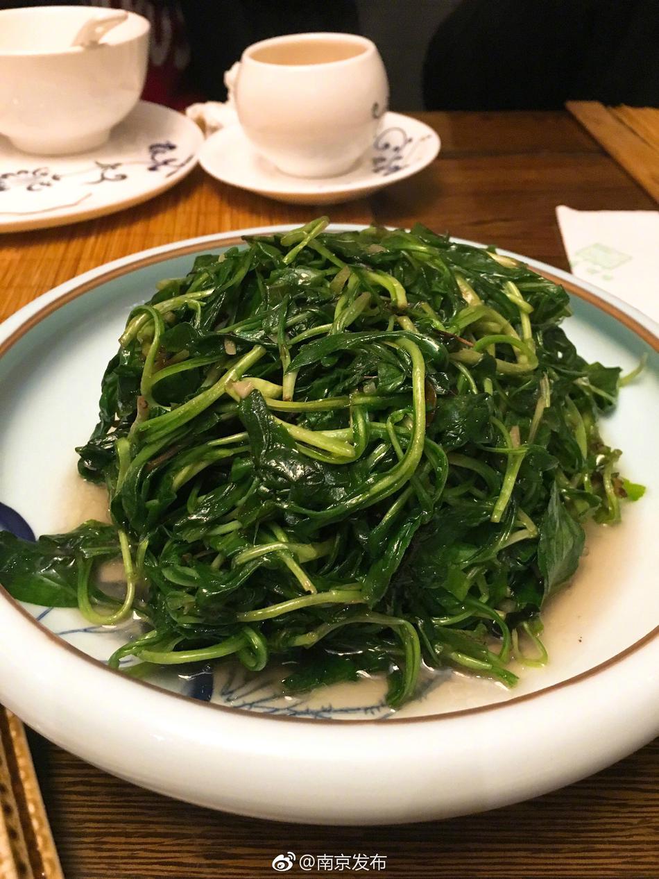 女被 c 黄扒衣服直播