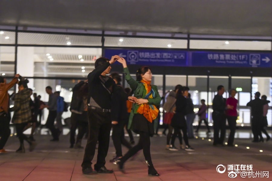 杭州招聘保安_雷峰塔高薪招保安 网友 是去保护白娘子吗(3)