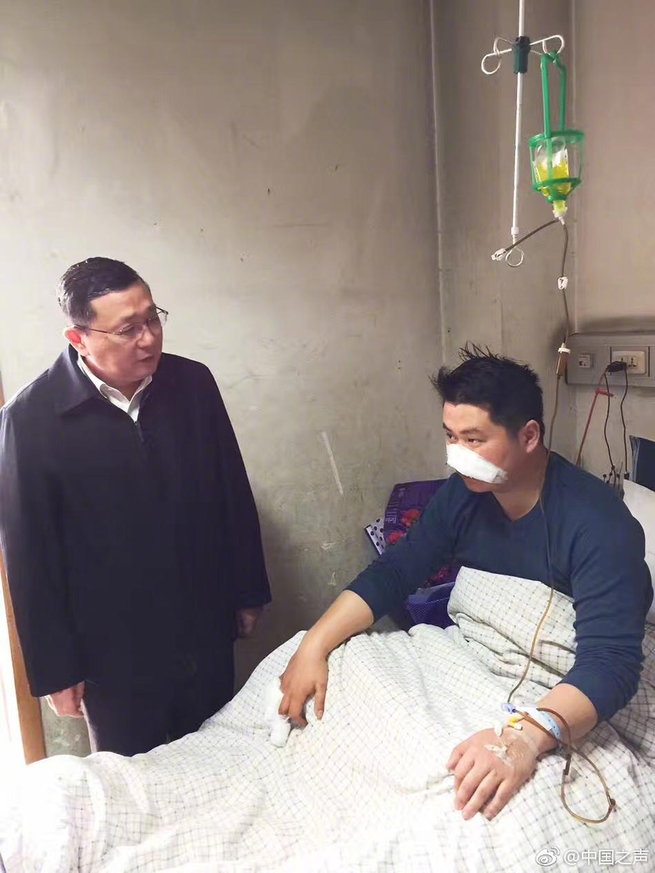 孫子操奶奶舔逼內射