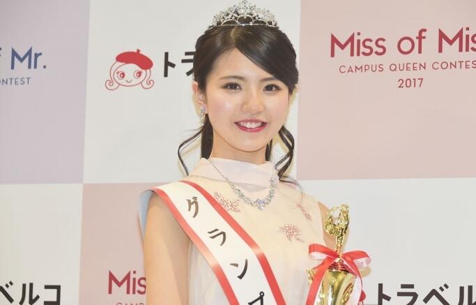 EEUSS鲁丝片人妻麻豆lc