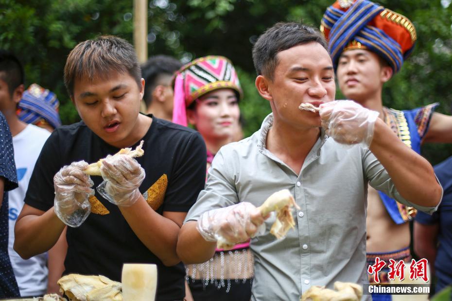 I欧美美女骚逼喷水