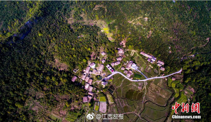 臀部偷拍厕所诱惑偷拍