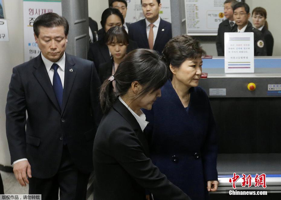 日韩中文字暮久久人妻无码
