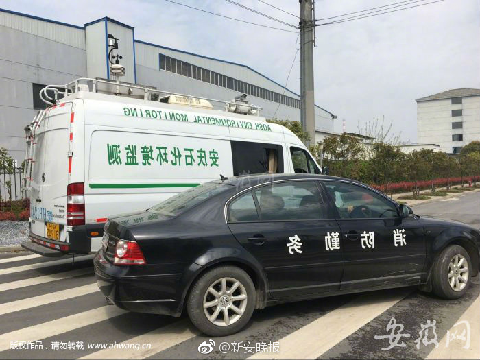 18少爷KTV被Gay囗互