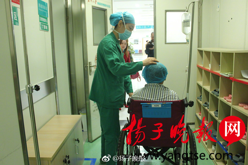小舞 扒腿让我c的电影