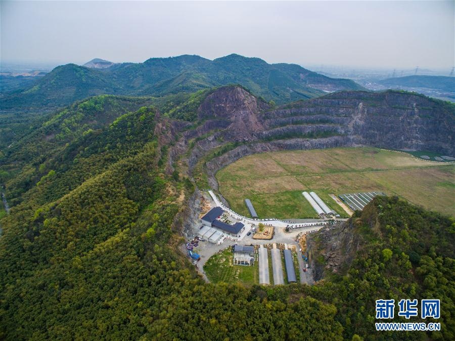 中国浓毛老太BBWW毛绒绒的