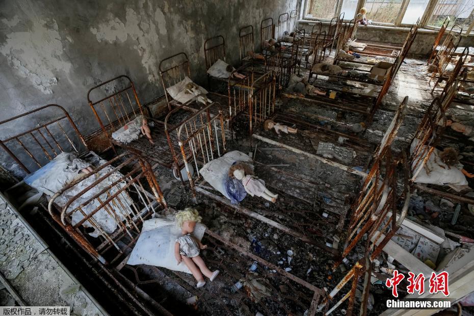 女生张开腿让男生桶