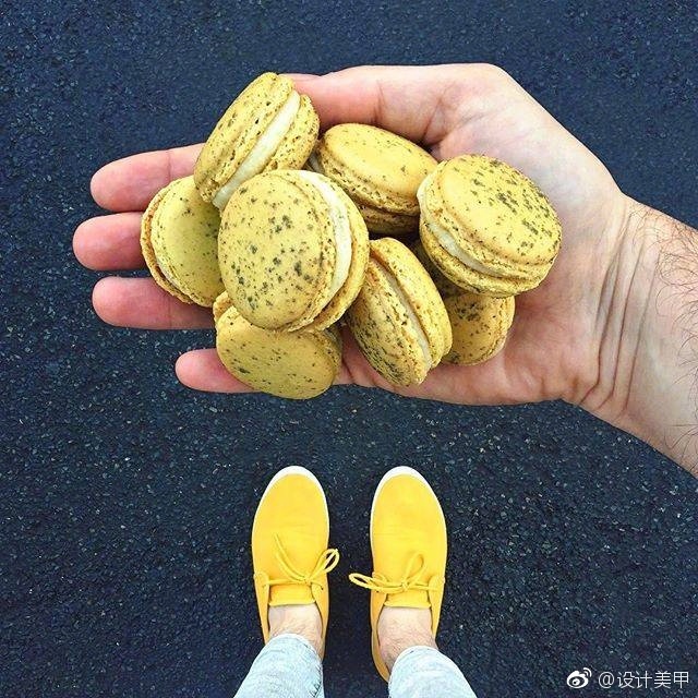 双乳被四个男人吃奶
