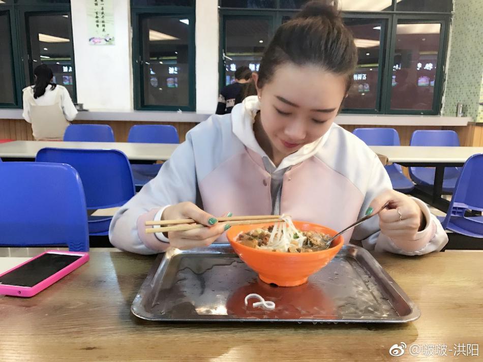 张柏芝三角黑毛一片