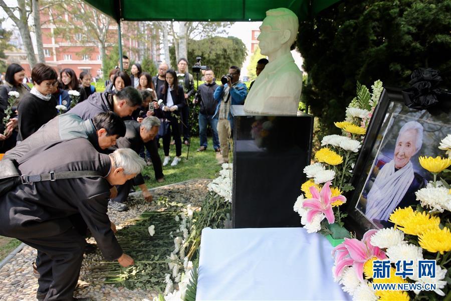 杨幂夹得好紧 爽死我了