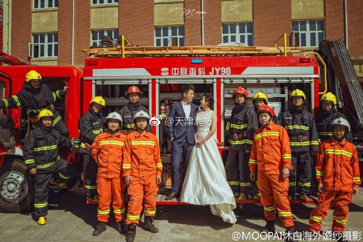 消防员的婚纱照_消防员婚纱照图片大全(2)