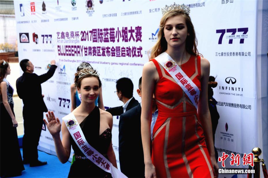 奶大的女人弄着舒服