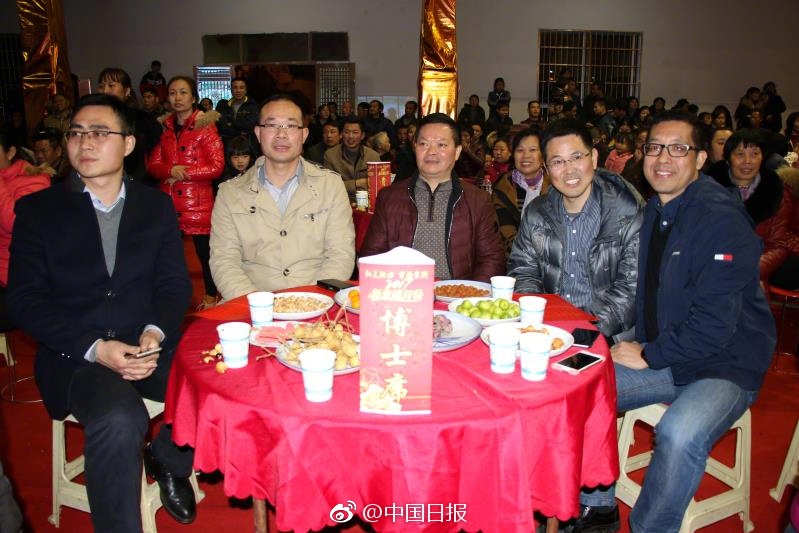 免费的裸体操逼图