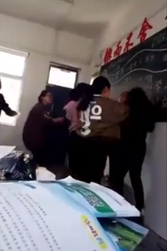 操女人在线