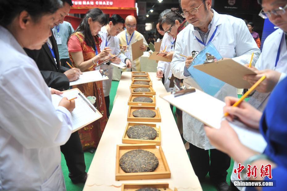 护士脱了精光让人摸秘