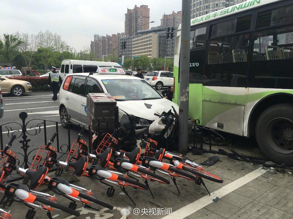 唐三  小舞流出来