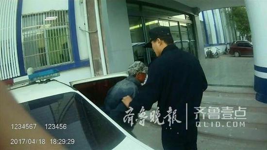 亚洲一级毛片