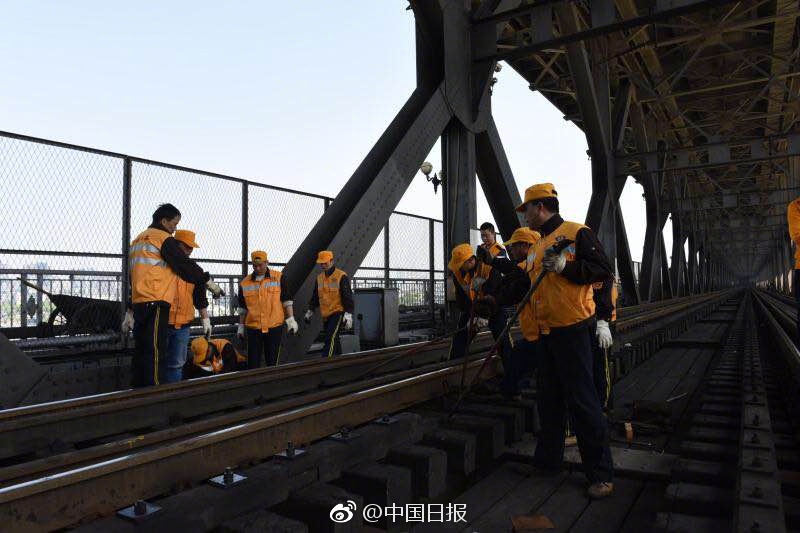 强制调教女奴下体