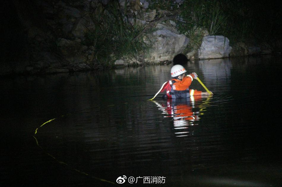 某大學校花又被偷拍外流