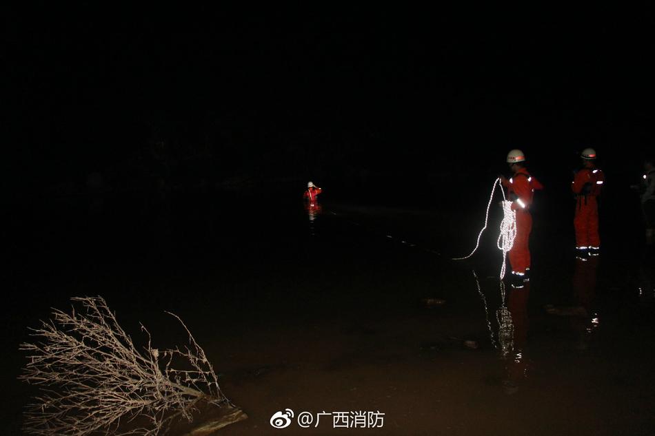 动漫美女被 羞羞产奶图片