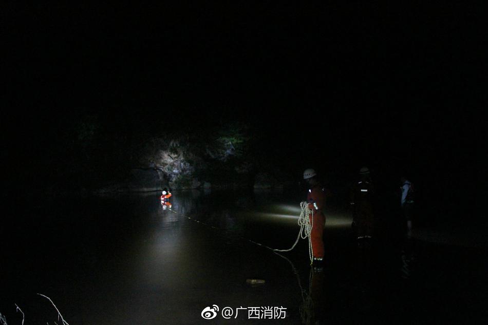 中国大陆女老师一级片