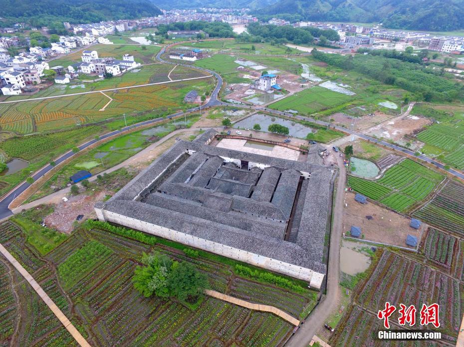 刘玥大战28公分黑人