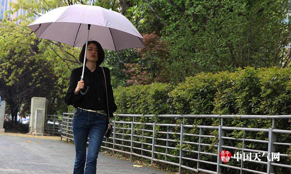 女人与狗操逼播放搜索