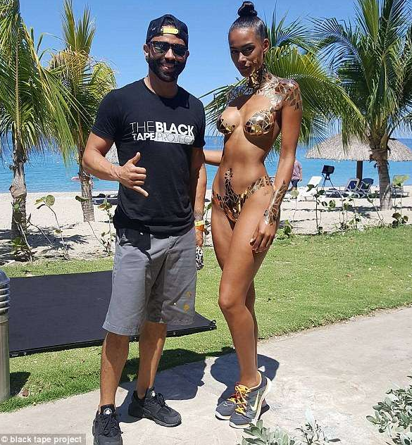 鞠婧祎张开双腿流白浆