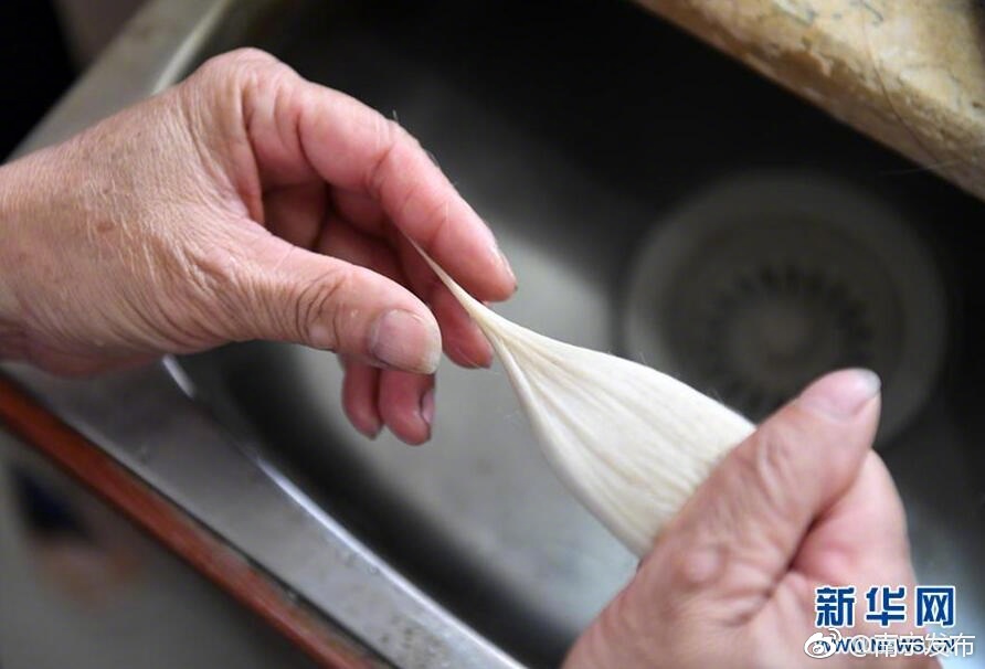 黄色三级录像片