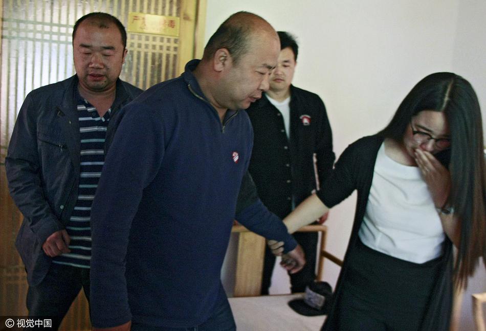 国产人妻人伦AV片三A级做爰