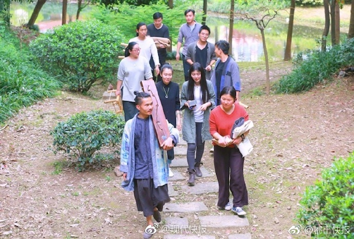 丰满岳乱妇一级A片
