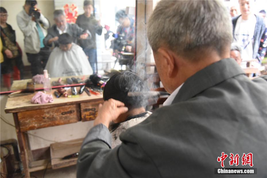 校花扒开 让我