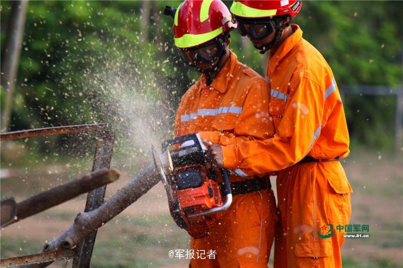 甘雨被盗宝团挤扔的视频