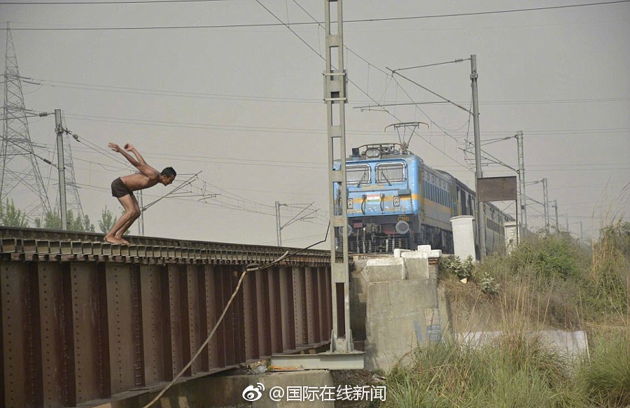 动漫女被   喷水