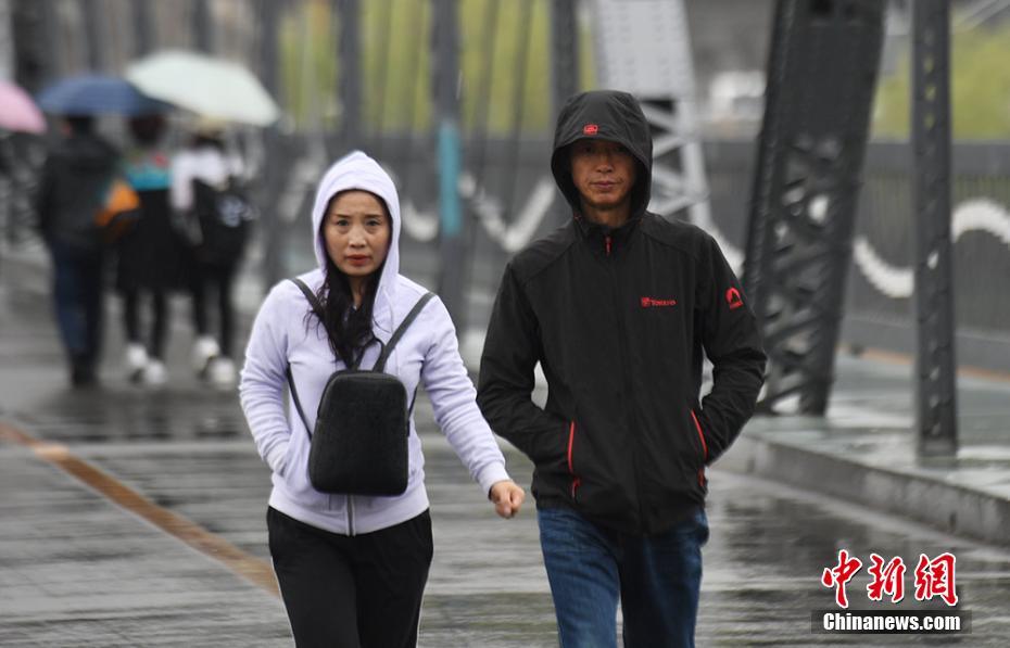 香巷李丽诊三级Hd情侣色电影在线