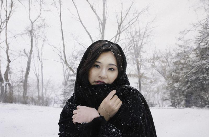 美女露出奶头扒开尿口