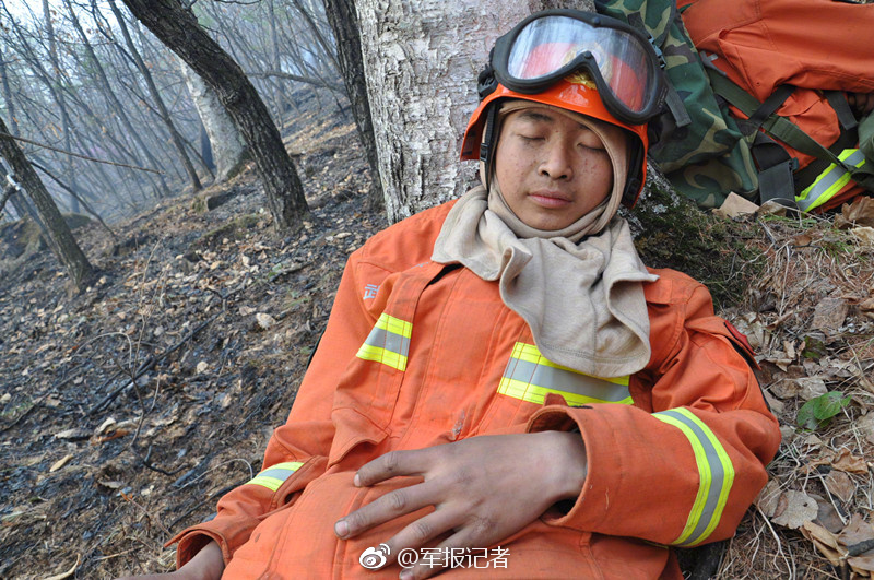 美女裸体100%露双奶动漫治疗