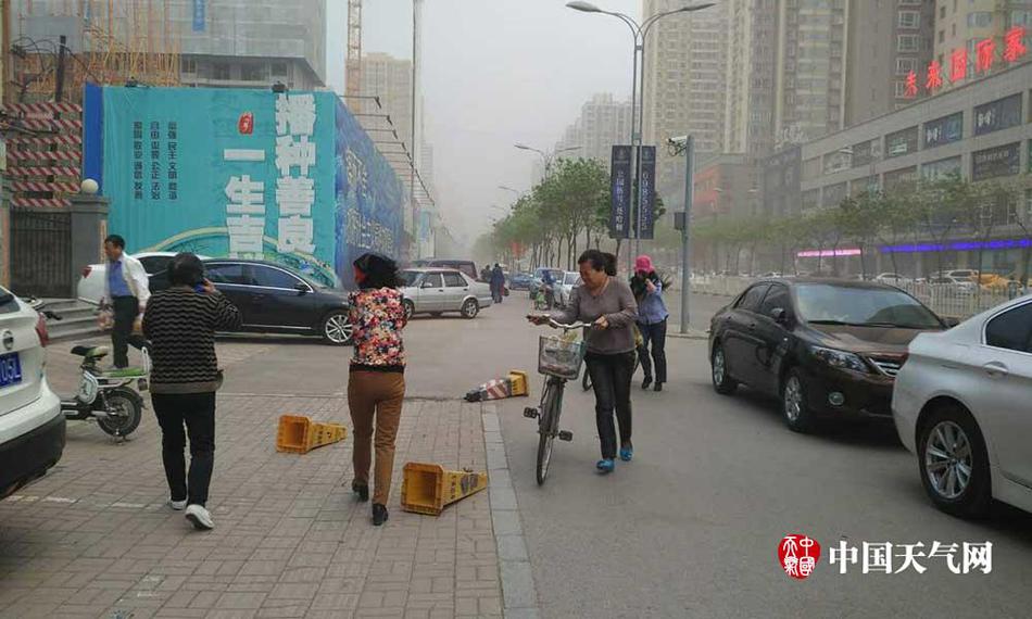 白丝校花 扒开美腿甜美打扑克