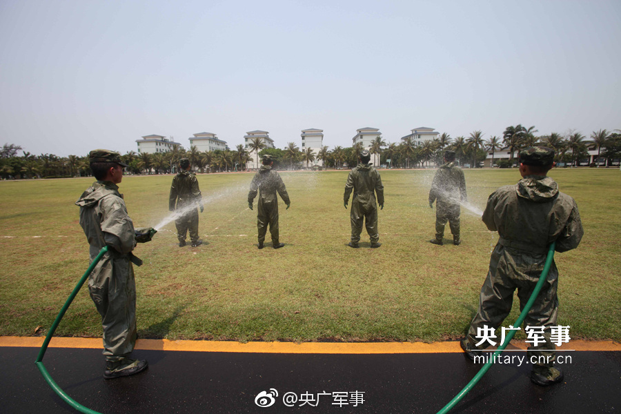 黑人狂躁中国人刘玥刘