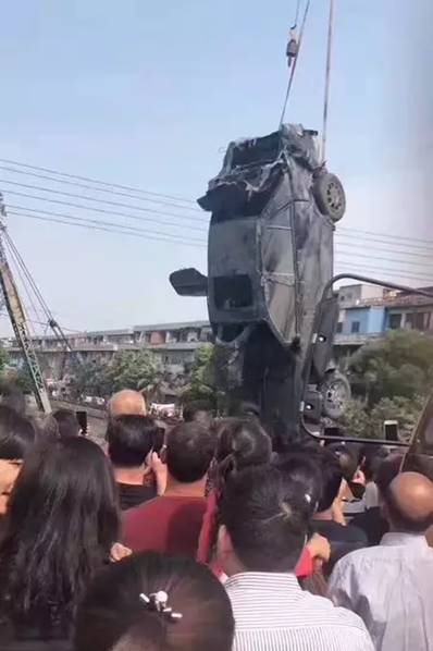 校花被 娇喘出奶视频