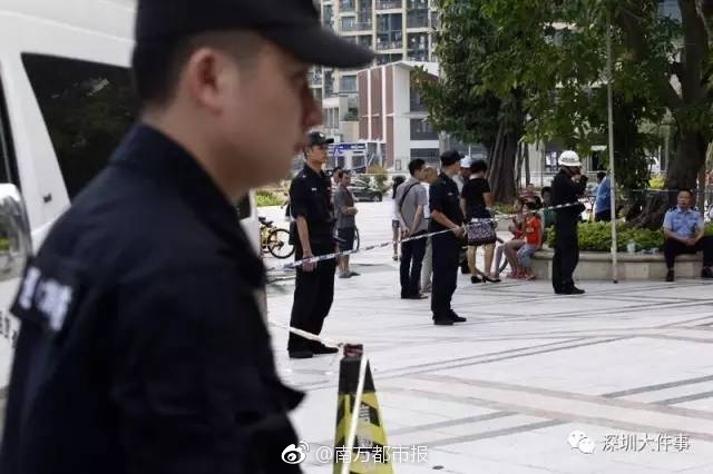 男同桌玩我奶头我j扒我内衣内裤