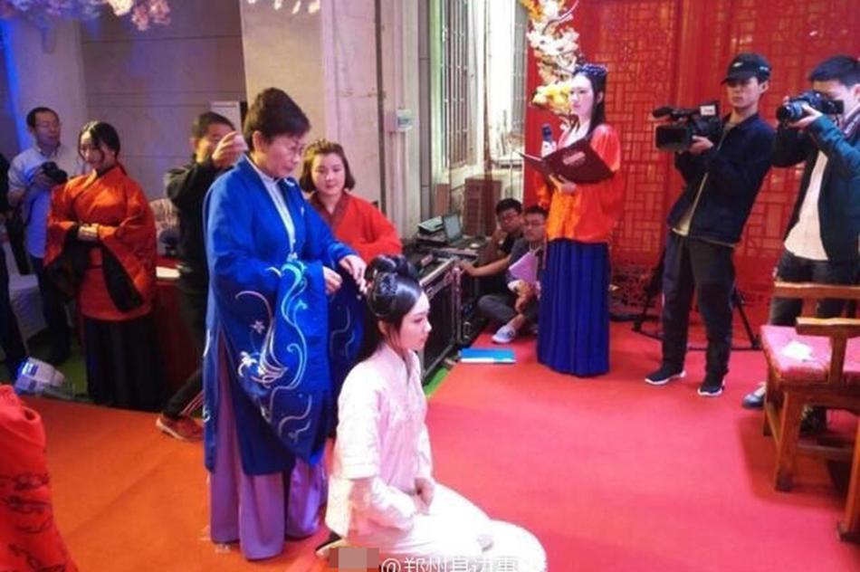 巨乳女同学被 到爽 流片自慰