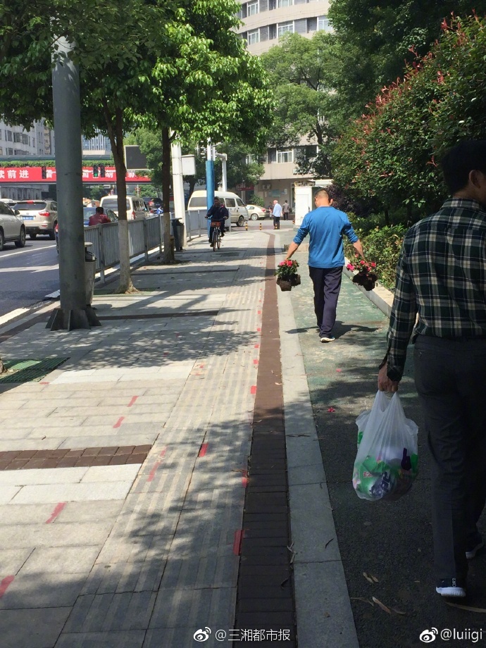 亚洲Av黄色网站在线观看。