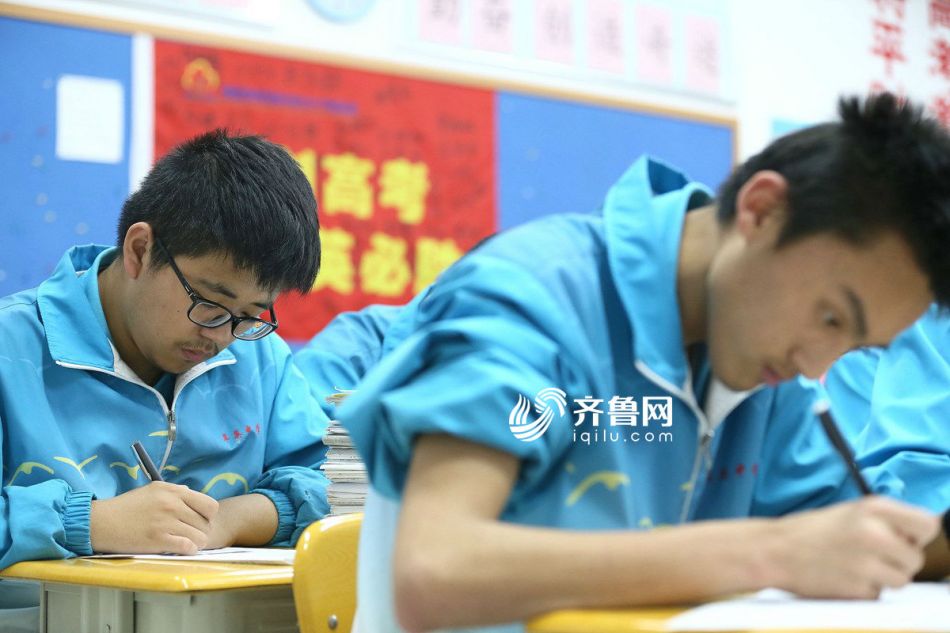 张攸雨裸体图片